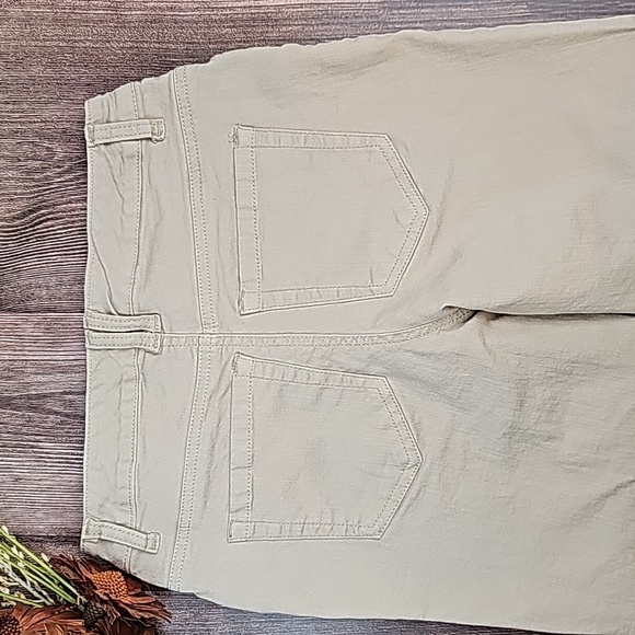 NEW STYLE & CO TAN TUMMY CONTROL CAPRI PANTS - Picture 4 of 11